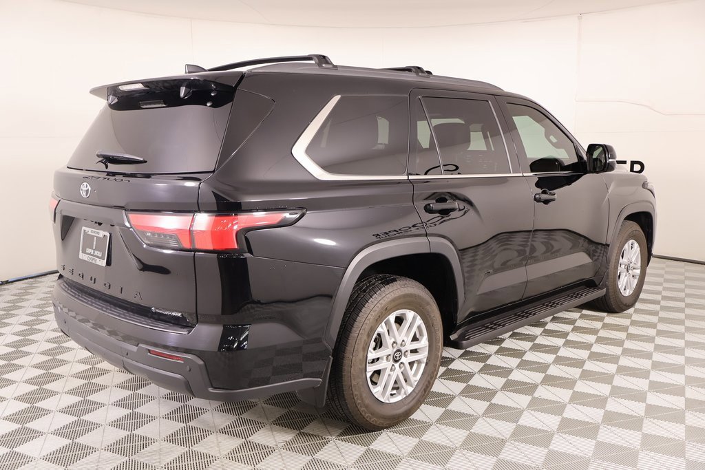 Used 2025 Toyota Sequoia SR5 image 22