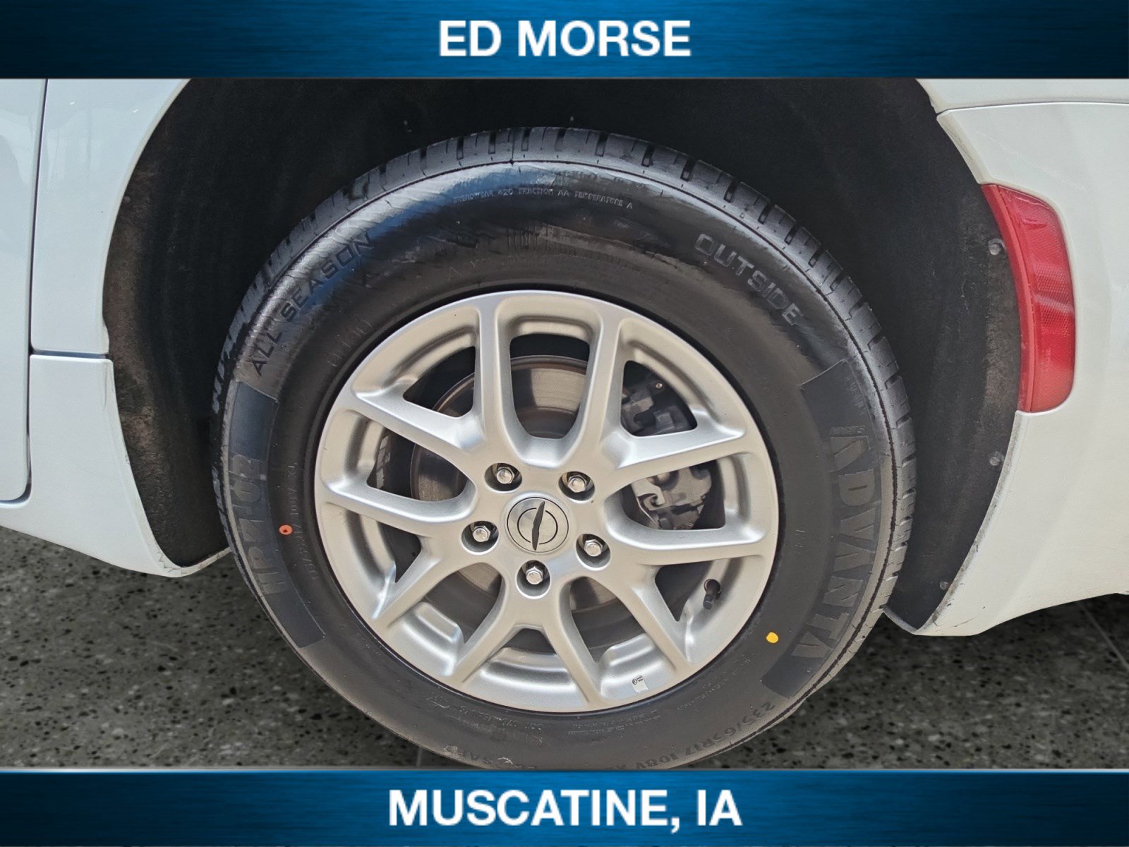 Used 2024 Chrysler Voyager LX image 10