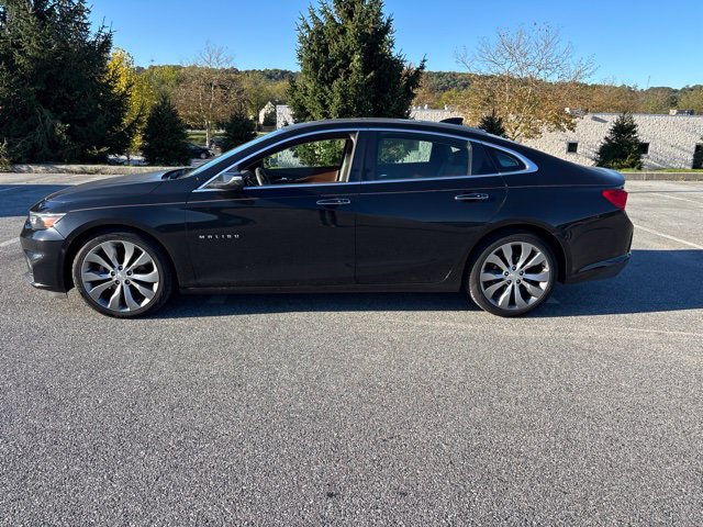 Used 2017 Chevrolet Malibu Premier w/ Premier Sun and Wheel Package FWD image 2