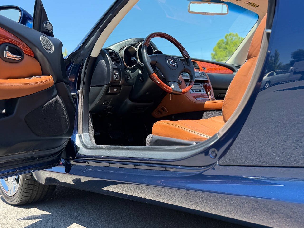 Used 2005 Lexus SC 430 Convertible w/ Preferred Accessory Pkg RWD image 59