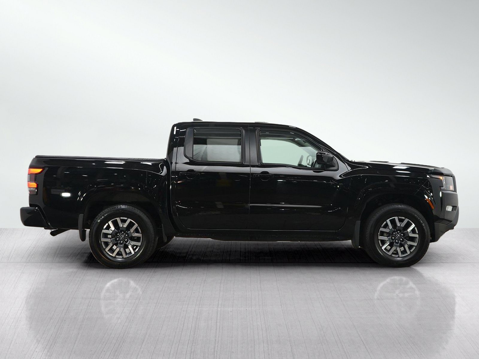 Used 2023 Nissan Frontier SV w/ SV Convenience Package AWD/4WD image 7