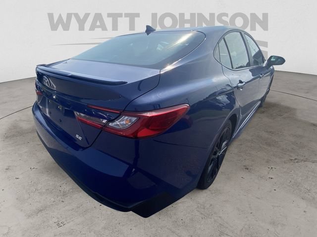 Used 2025 Toyota Camry SE FWD image 9