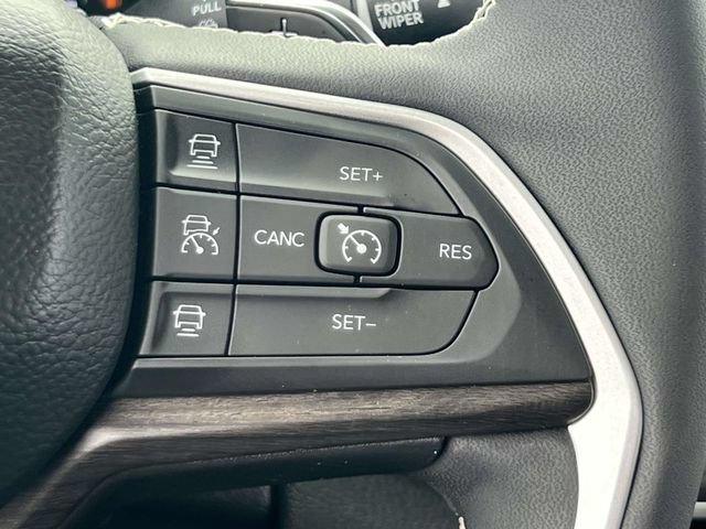 Used 2023 Jeep Grand Cherokee L Limited w/ Luxury Tech Group II AWD/4WD image 24