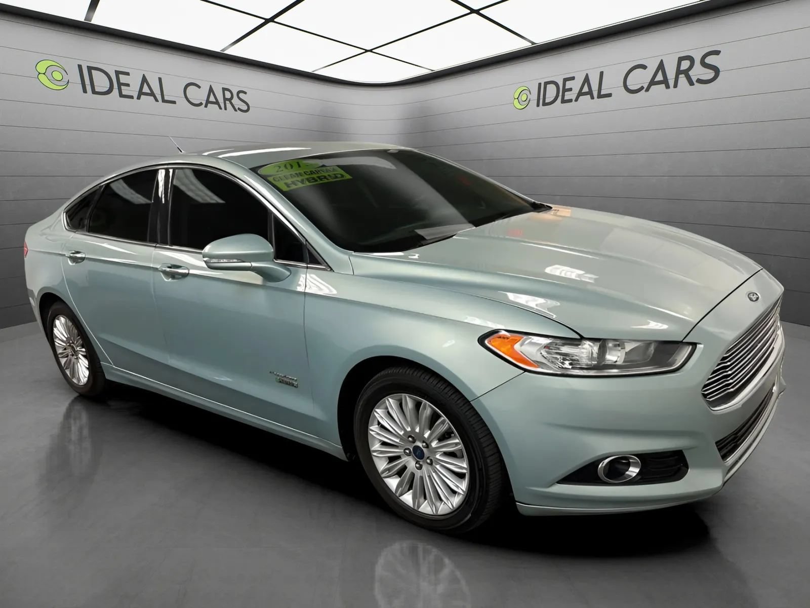 Used 2013 Ford Fusion Energi Titanium FWD image 3