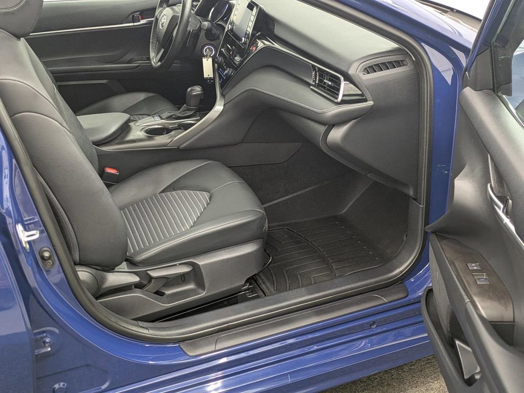 Used 2023 Toyota Camry SE image 17