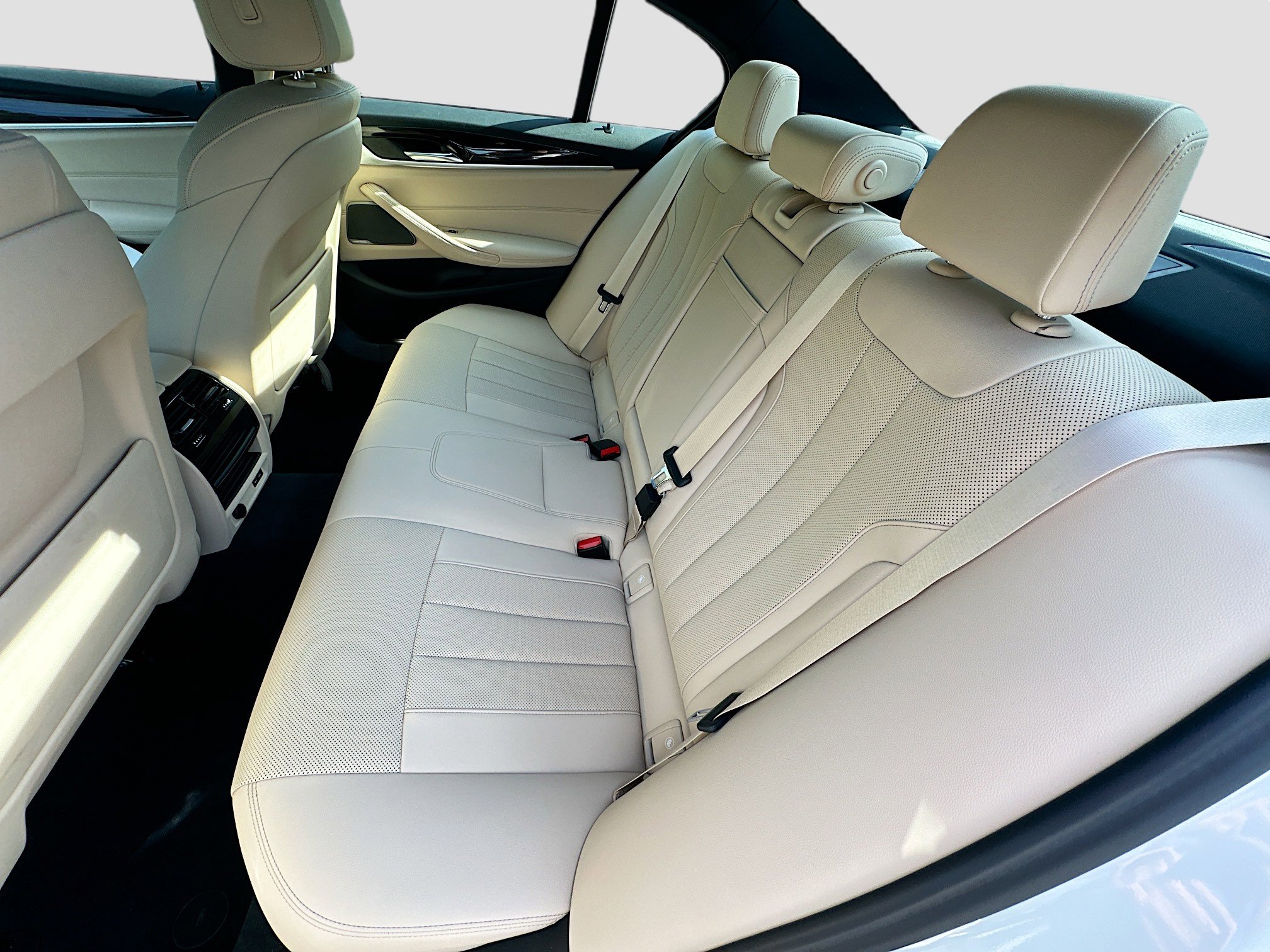 Certified 2023 BMW 530i w/ Premium Package image 26