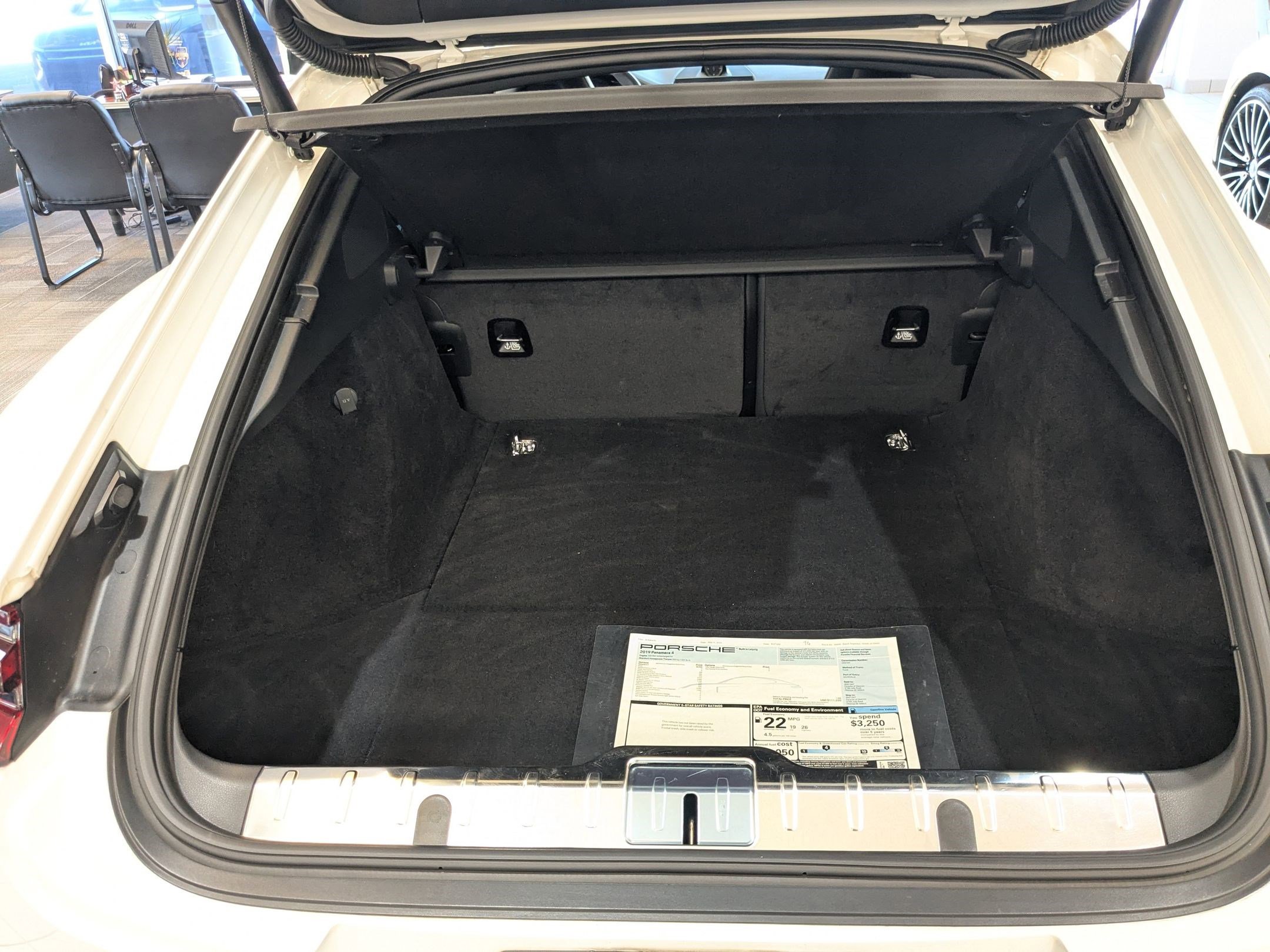 Used 2019 Porsche Panamera 4 AWD/4WD image 4