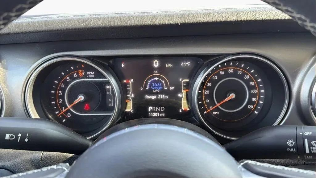 Used 2021 Jeep Gladiator Overland w/ Uconnect 4C Nav & Sound Group image 18