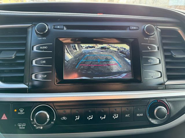 Used 2015 Toyota Highlander LE image 14