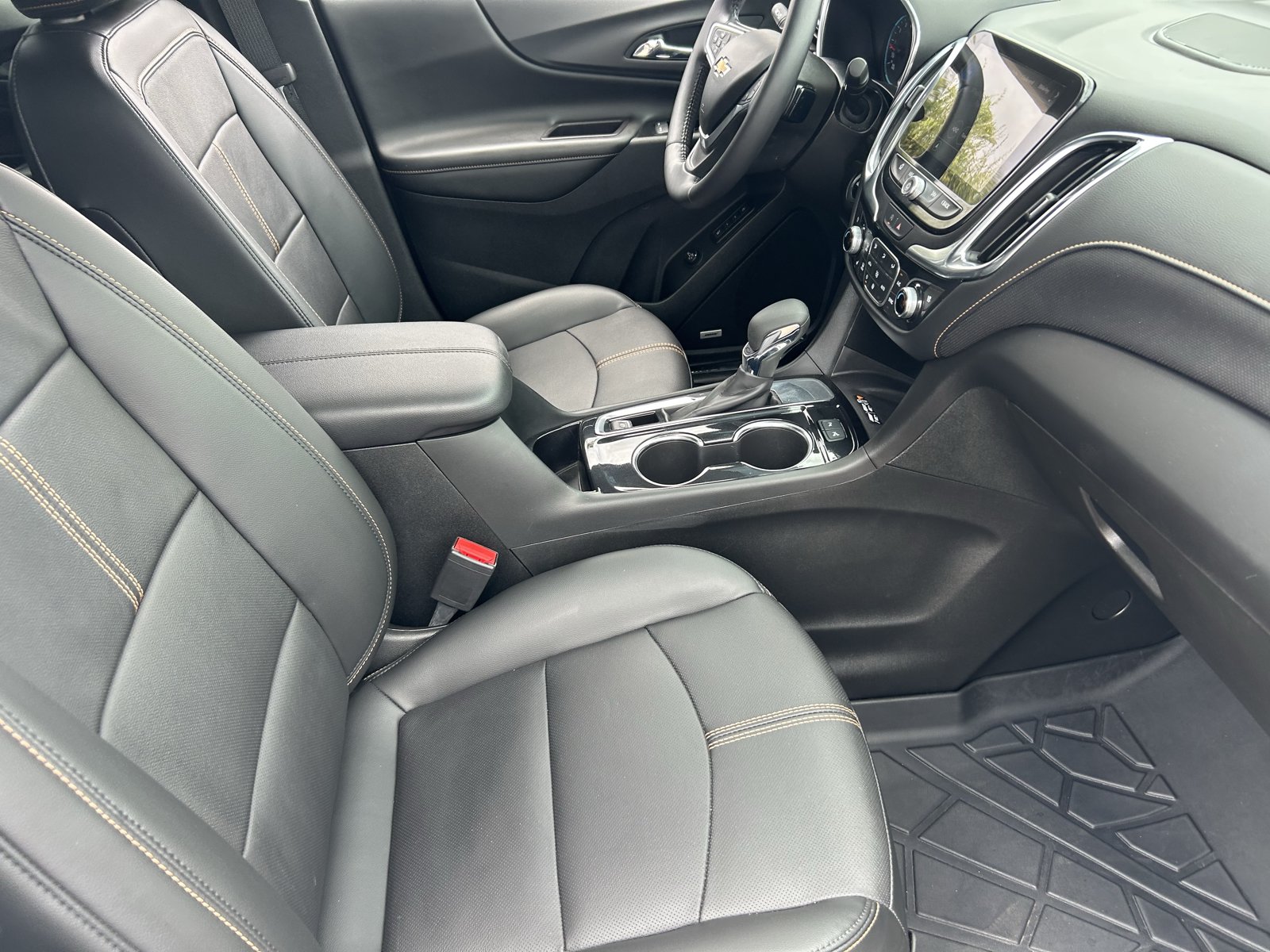 Used 2022 Chevrolet Equinox Premier FWD image 13