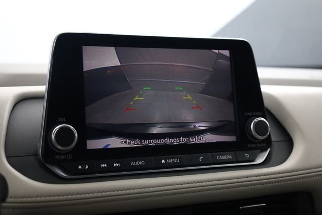 Used 2025 Nissan Rogue SV image 18