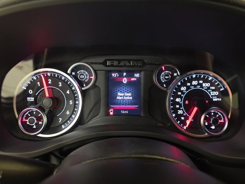New 2026 RAM 1500 Express AWD/4WD image 16