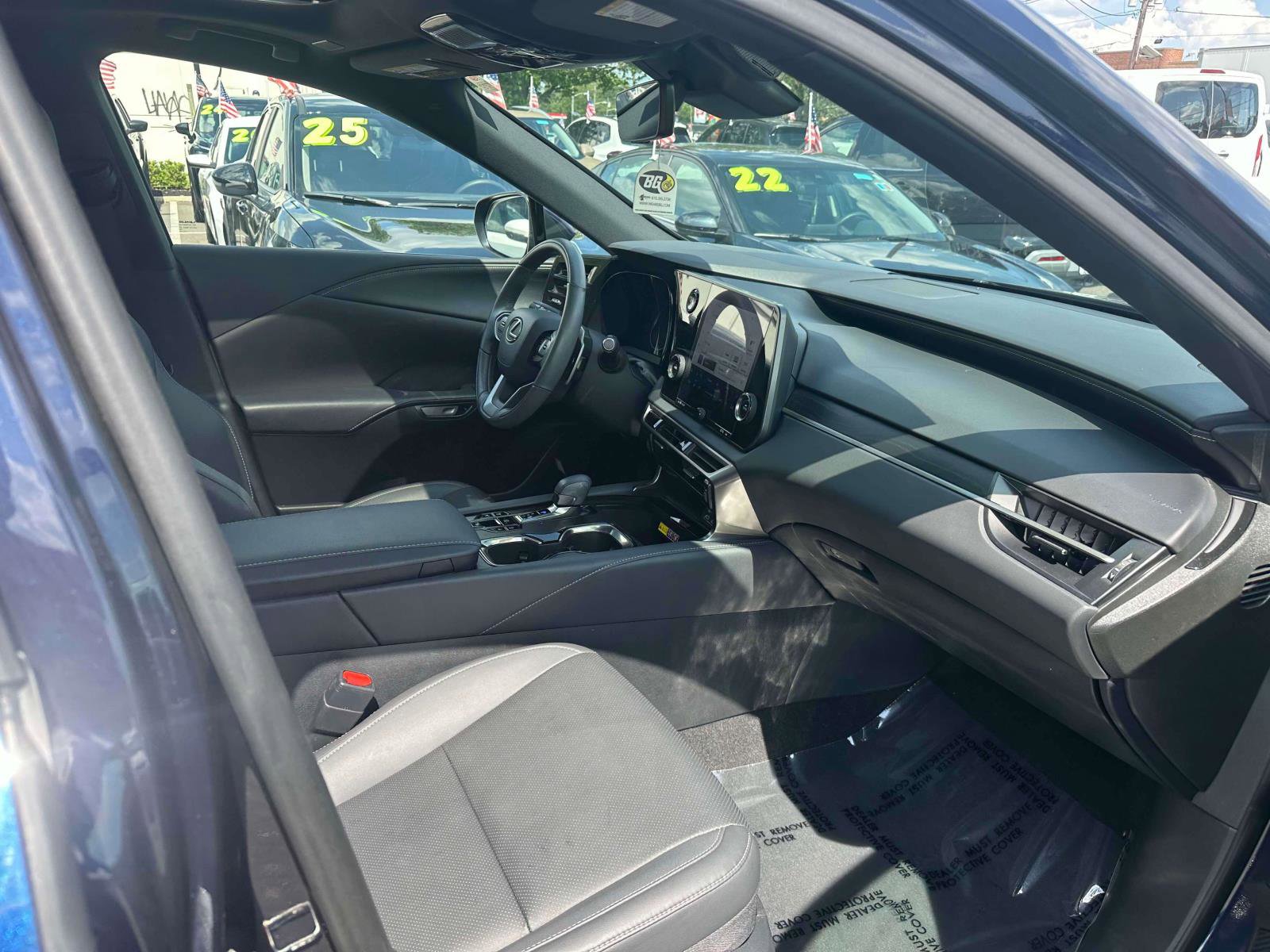 Used 2023 Lexus RX 350 AWD image 12