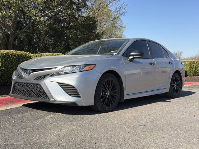 Used 2020 Toyota Camry SE image 9