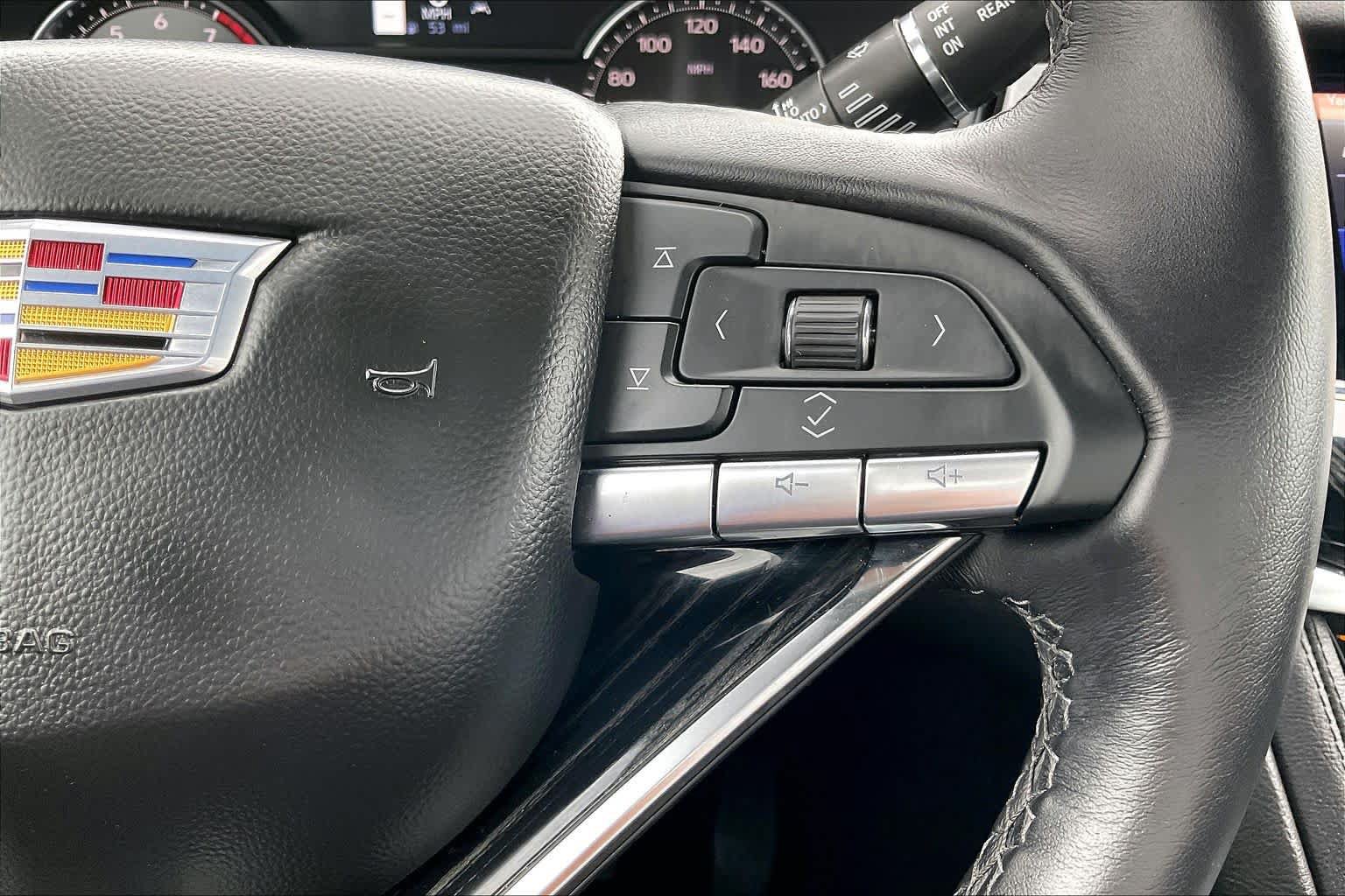 Certified 2025 Cadillac XT6 Premium Luxury FWD image 25