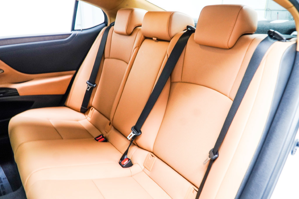 Used 2024 Lexus ES 350 w/ Premium Package FWD image 43