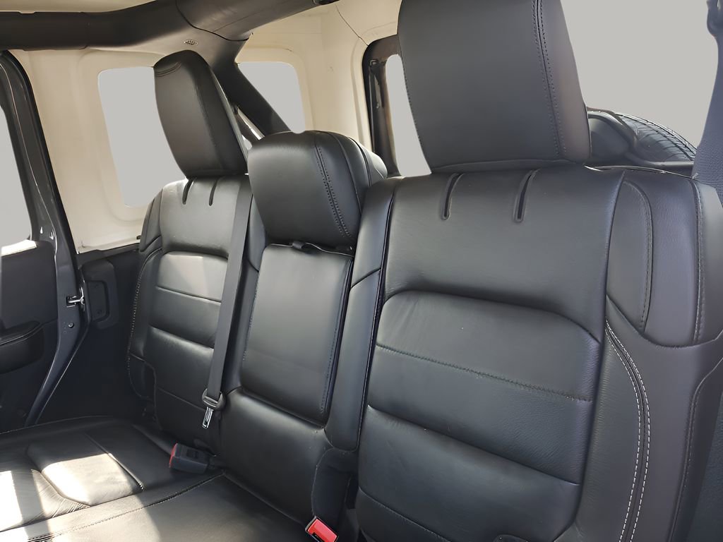 Used 2019 Jeep Wrangler Unlimited Sahara image 19