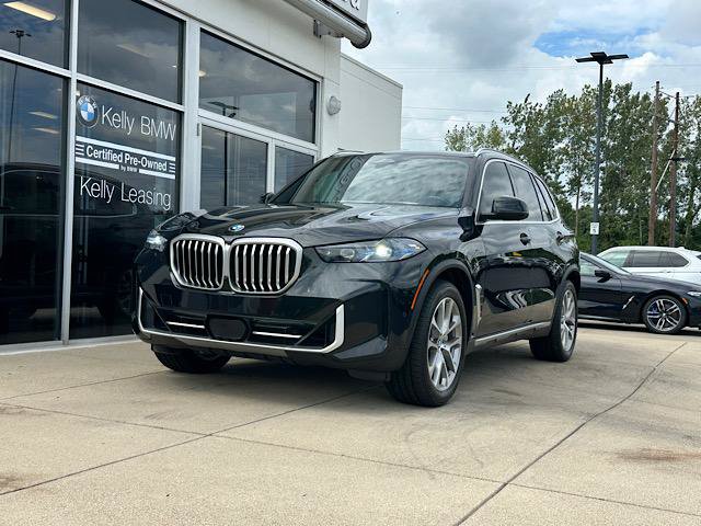 Used 2024 BMW X5 xDrive40i w/ Premium Package AWD/4WD image 3
