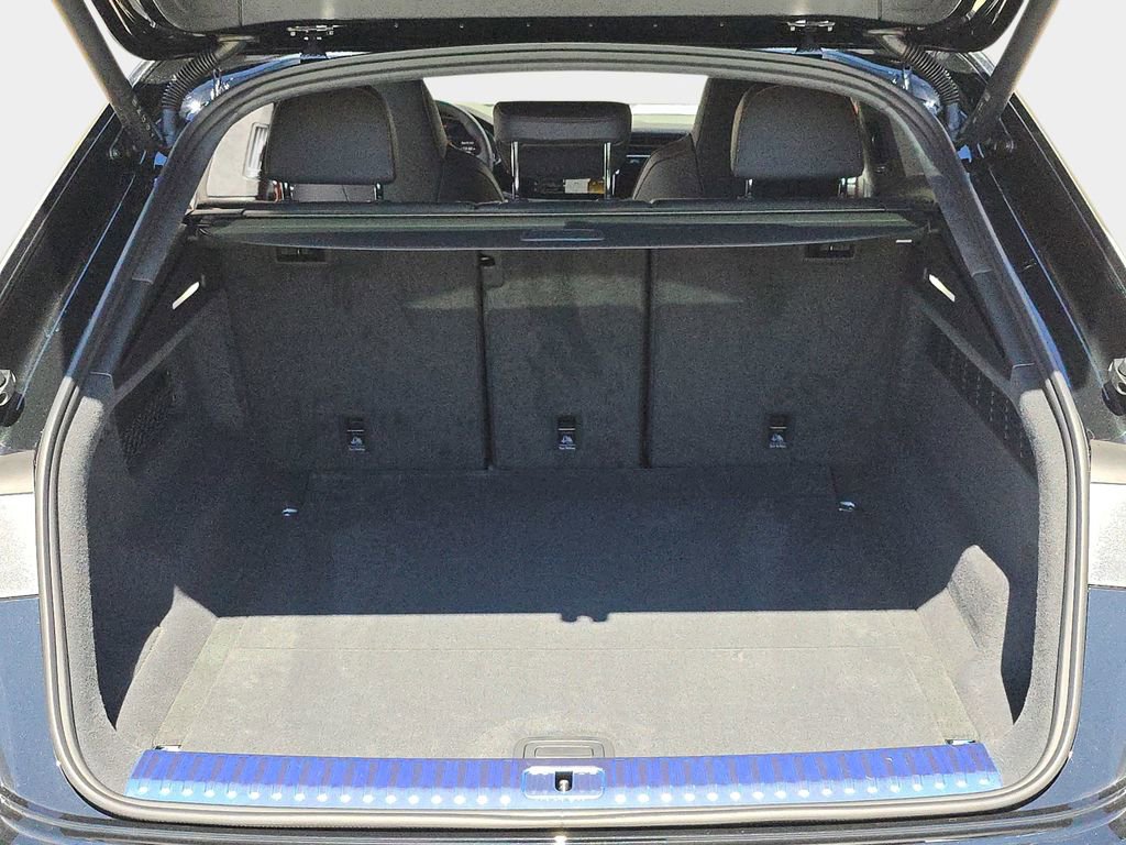 New 2026 Audi SQ8 Prestige AWD/4WD image 12