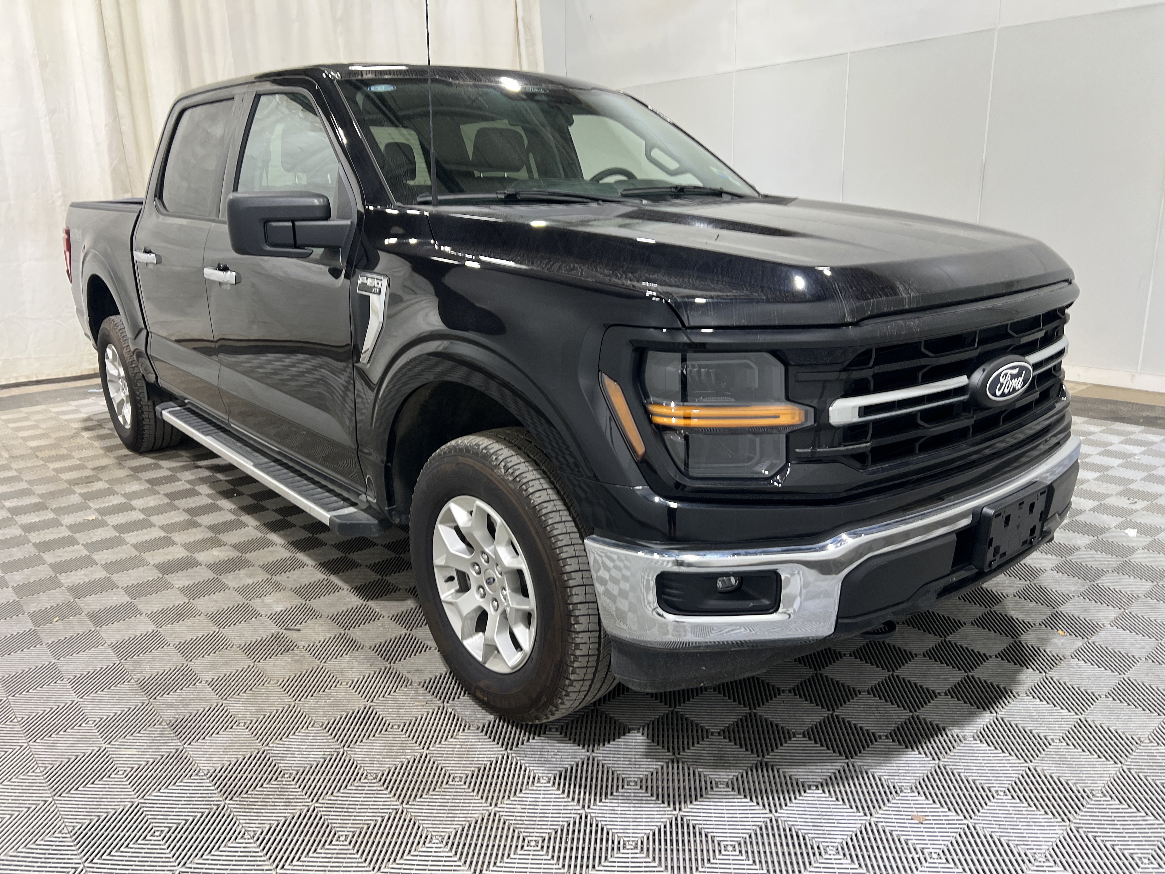 Used 2025 Ford F150 XLT w/ Equipment Group 301A Standard AWD/4WD image 4