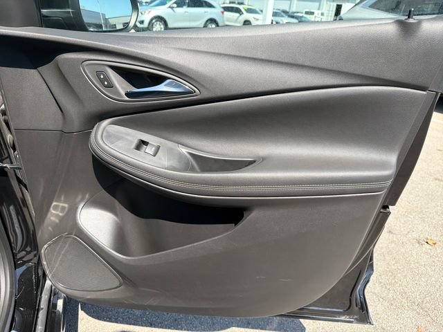 Used 2023 Buick Encore GX Select w/ Sport Touring Package FWD image 23