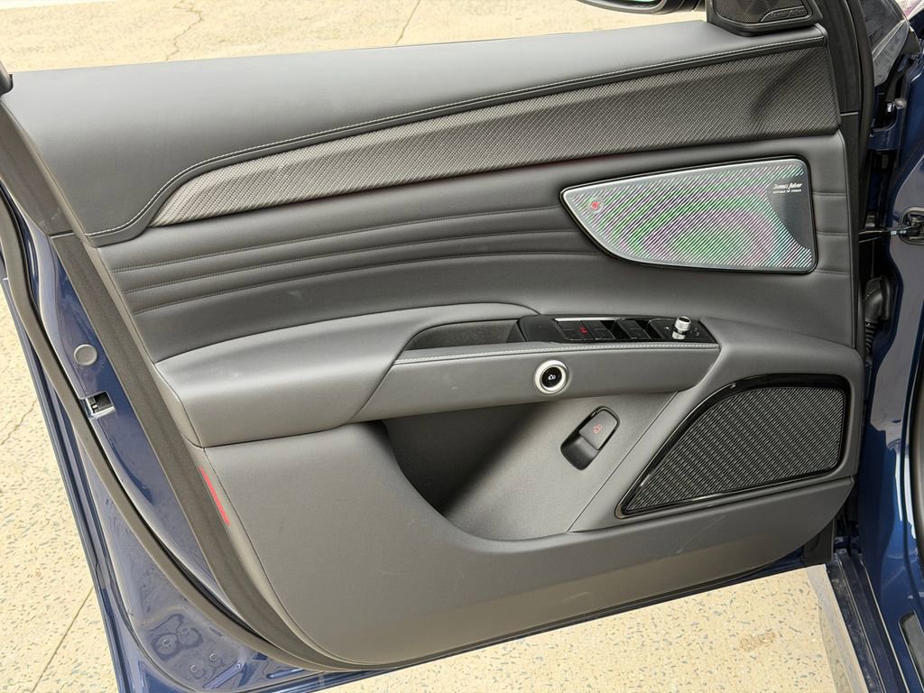 New 2025 Maserati Grecale Trofeo image 11