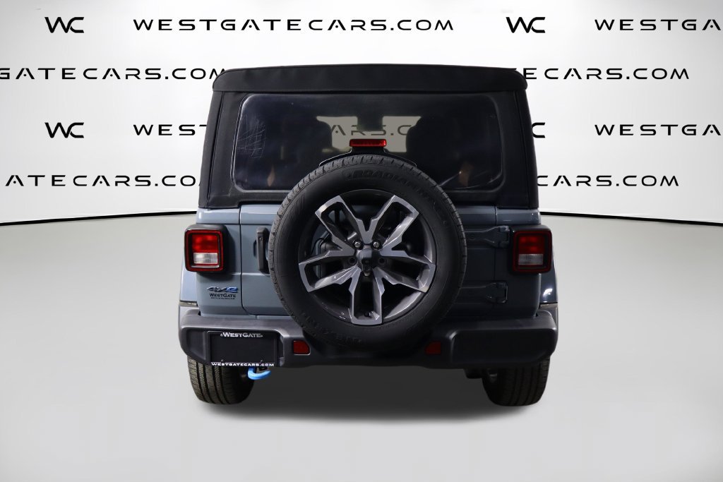 Used 2024 Jeep Wrangler Unlimited w/ Convenience Group AWD/4WD image 4