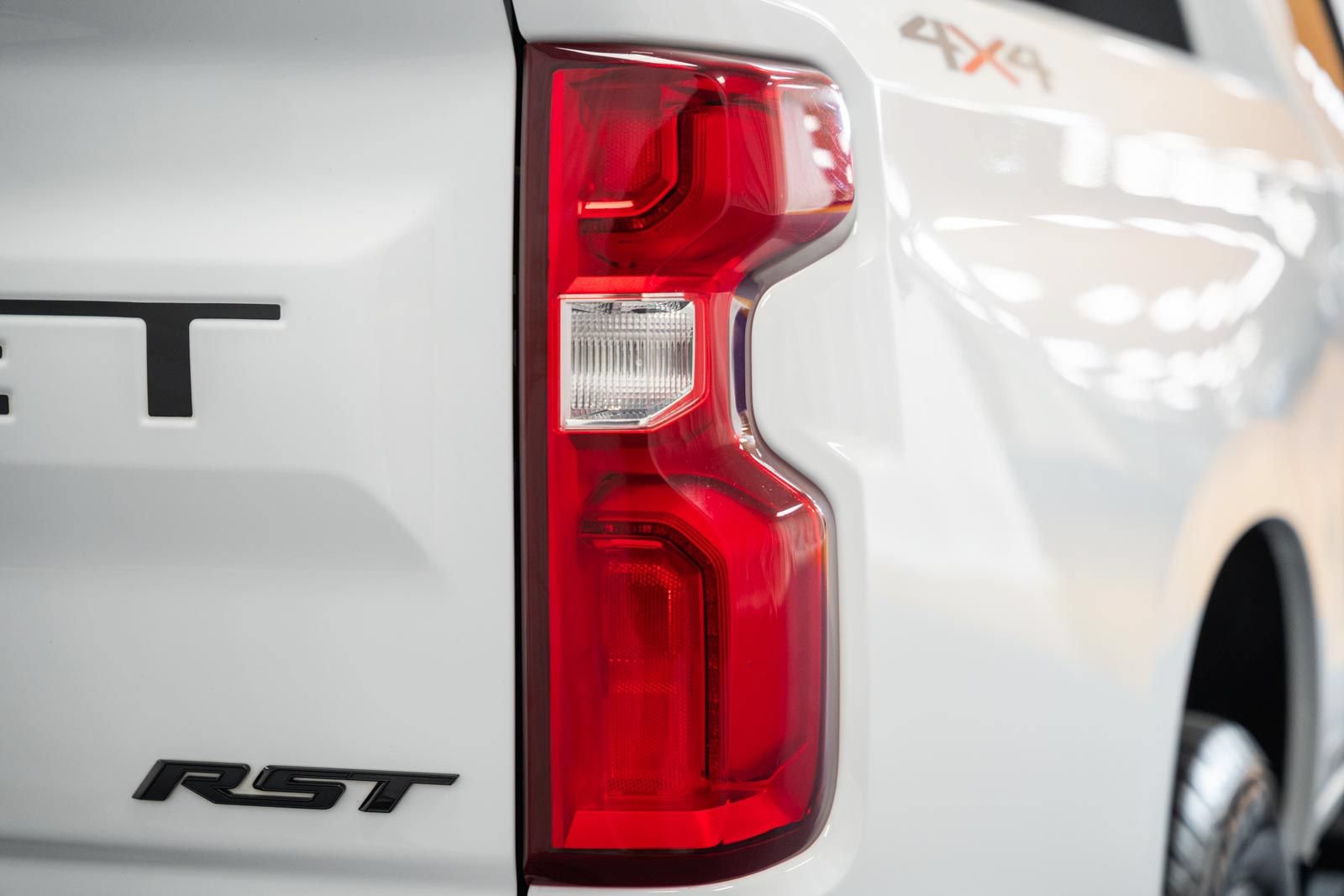 Used 2022 Chevrolet Silverado 1500 RST w/ Redline Edition AWD/4WD image 6