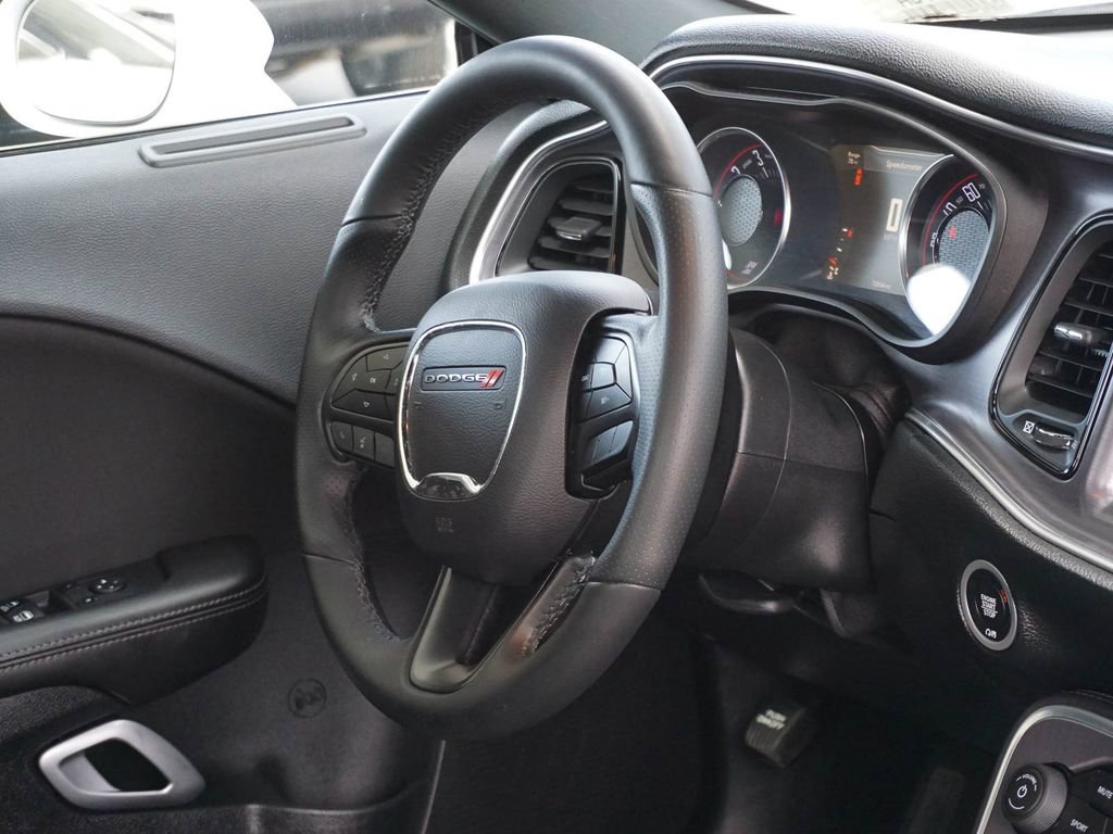 Used 2017 Dodge Challenger SXT RWD image 15