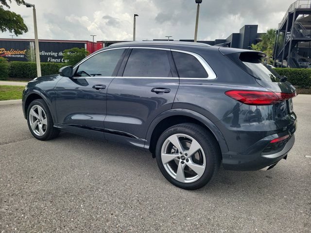 Certified 2025 Audi Q5 Premium Plus w/ Premium Plus AWD/4WD image 5