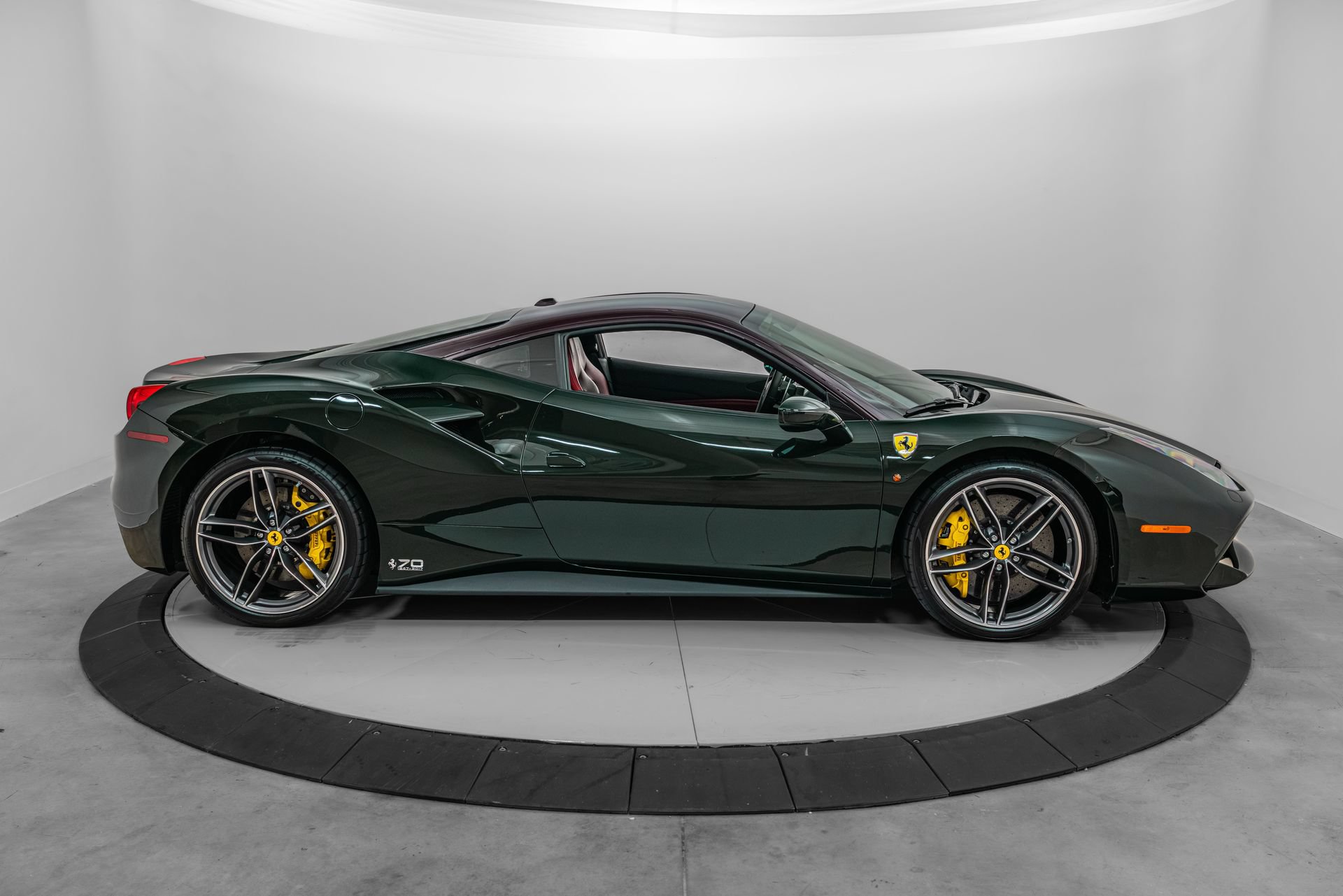 Certified 2018 Ferrari 488 GTB RWD image 9