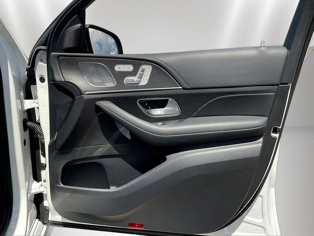 Certified 2025 Mercedes-Benz GLE 53 AMG 4MATIC Coupe w/ AMG Night Package image 30