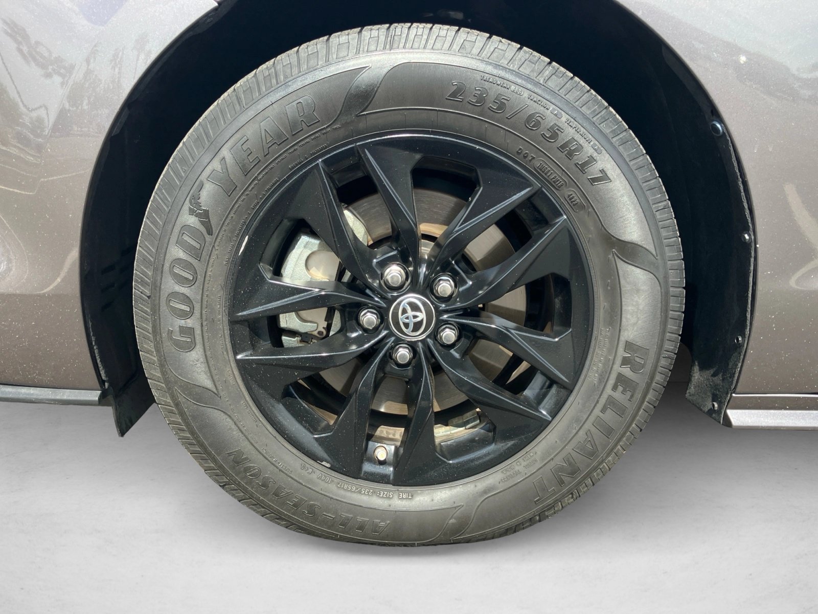 Used 2021 Toyota Sienna LE FWD image 9