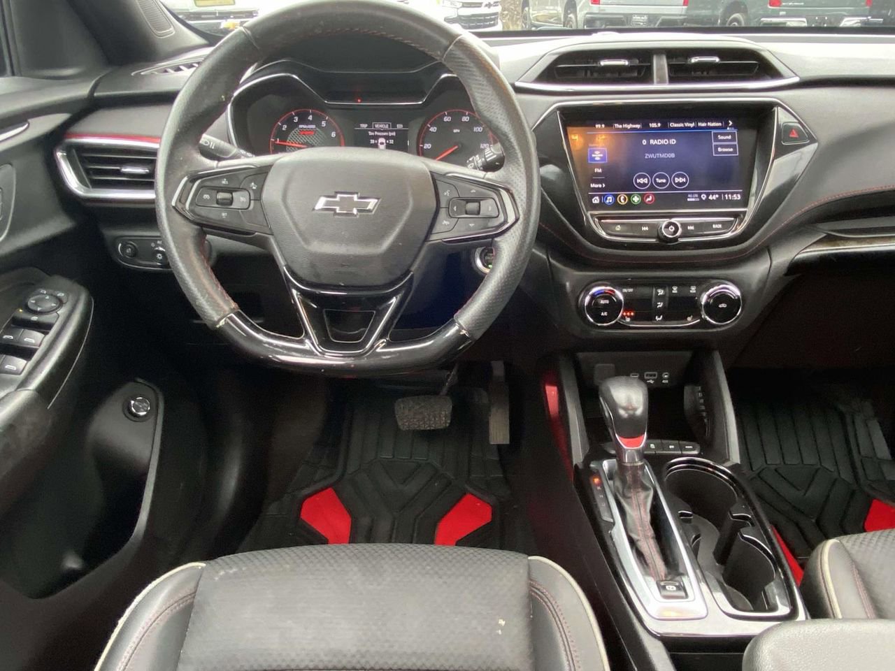 Used 2021 Chevrolet TrailBlazer RS w/ Sun and Liftgate Package image 9