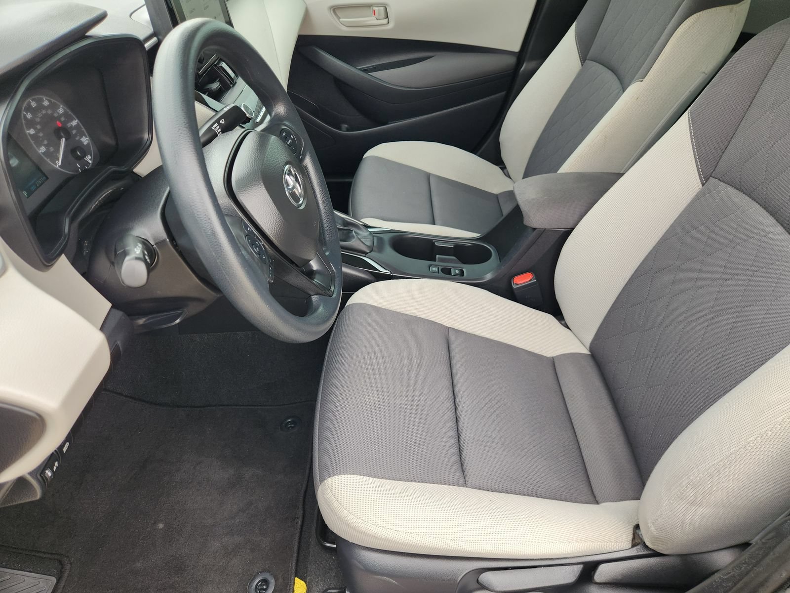 Used 2025 Toyota Corolla LE FWD image 16