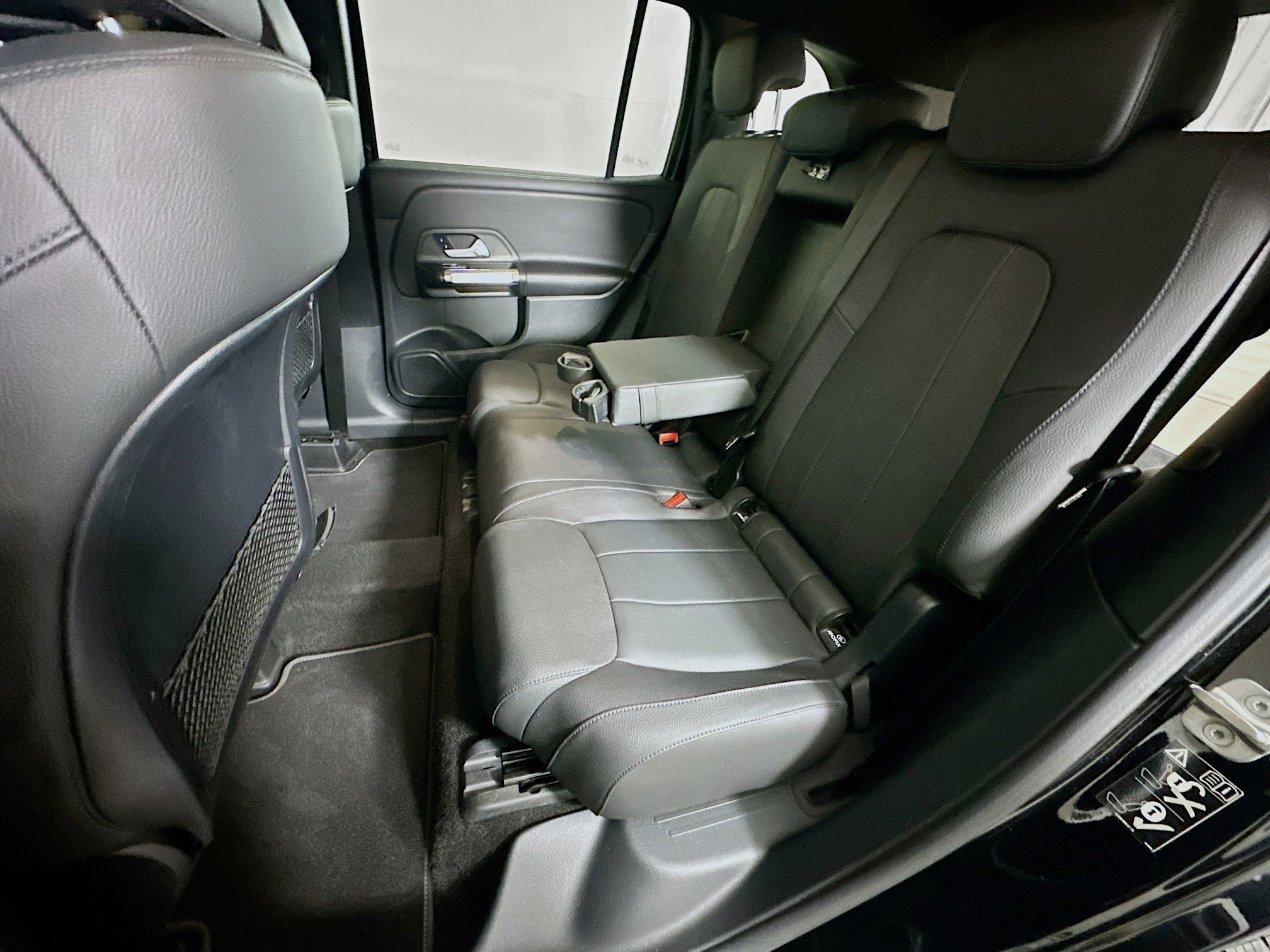 Used 2025 Mercedes-Benz GLB 250 4MATIC image 26