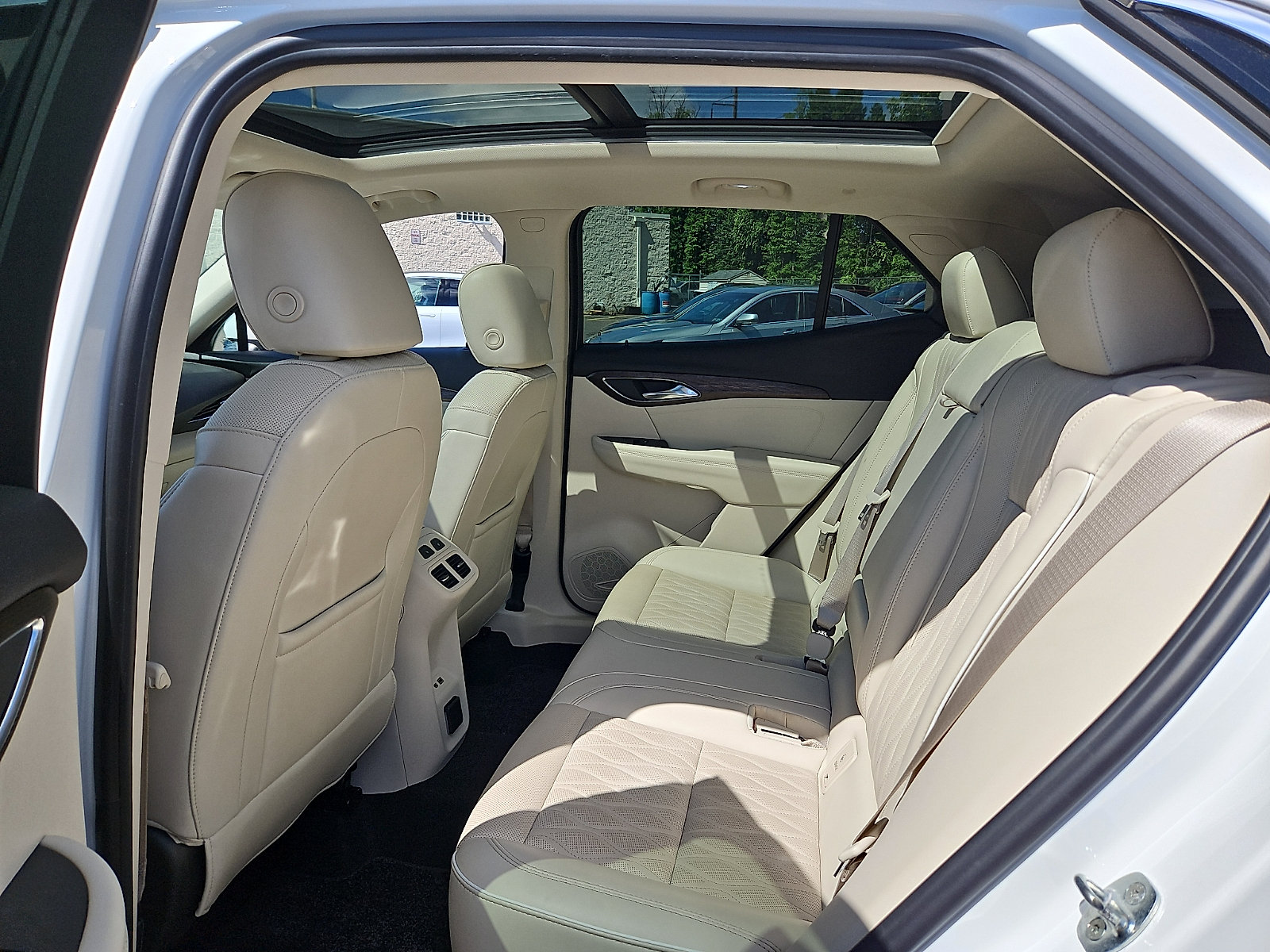Used 2022 Buick Envision Avenir w/ Safety Package AWD/4WD image 10