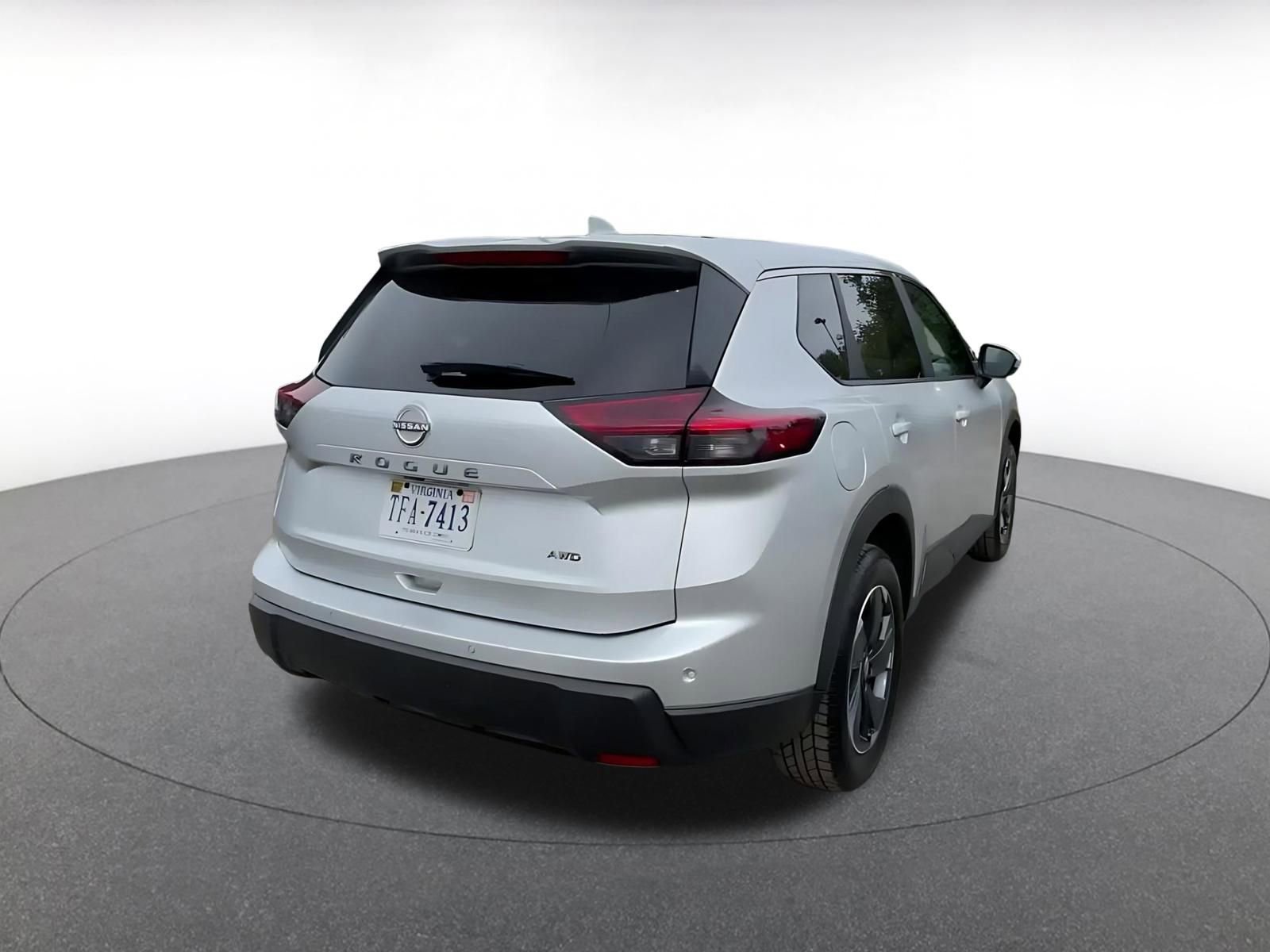 Used 2025 Nissan Rogue SV image 15