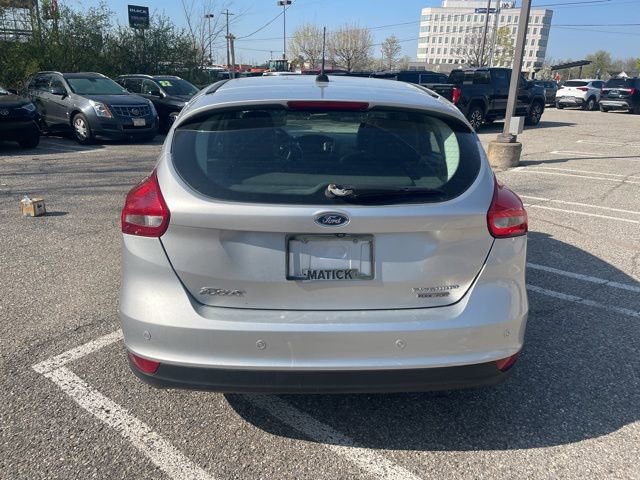 Used 2015 Ford Focus Titanium FWD image 4