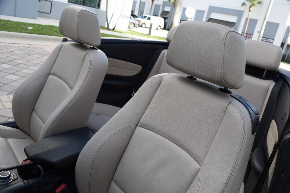 Used 2013 BMW 135is Convertible image 45