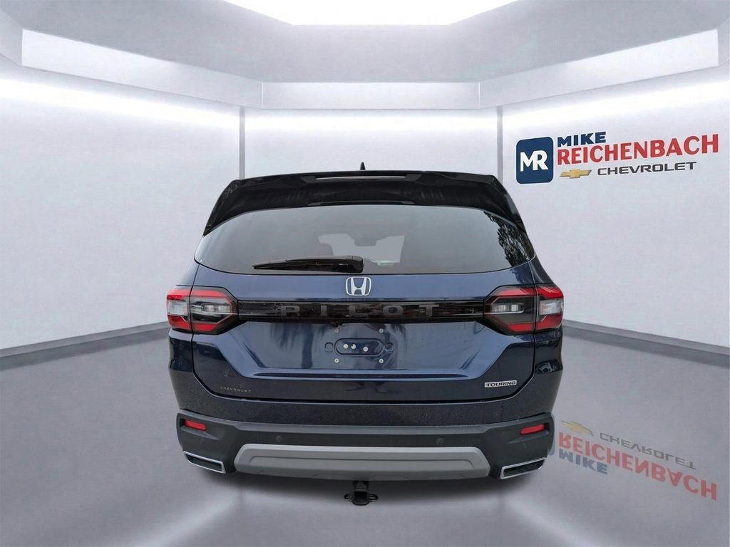 Used 2024 Honda Pilot Touring image 5