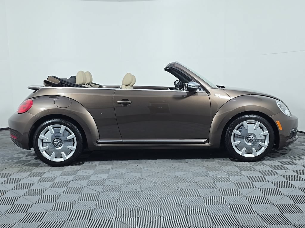 Used 2013 Volkswagen Beetle 2.5 70's Edition FWD image 8