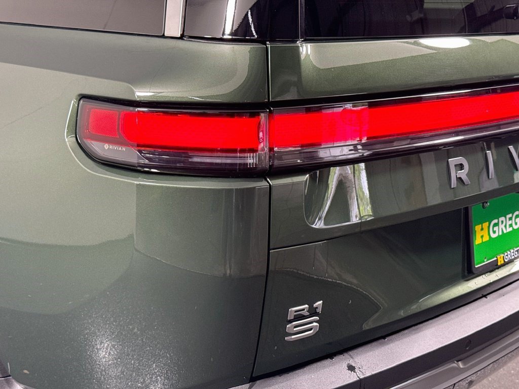 Used 2026 Rivian R1S Adventure Dual AWD/4WD image 34