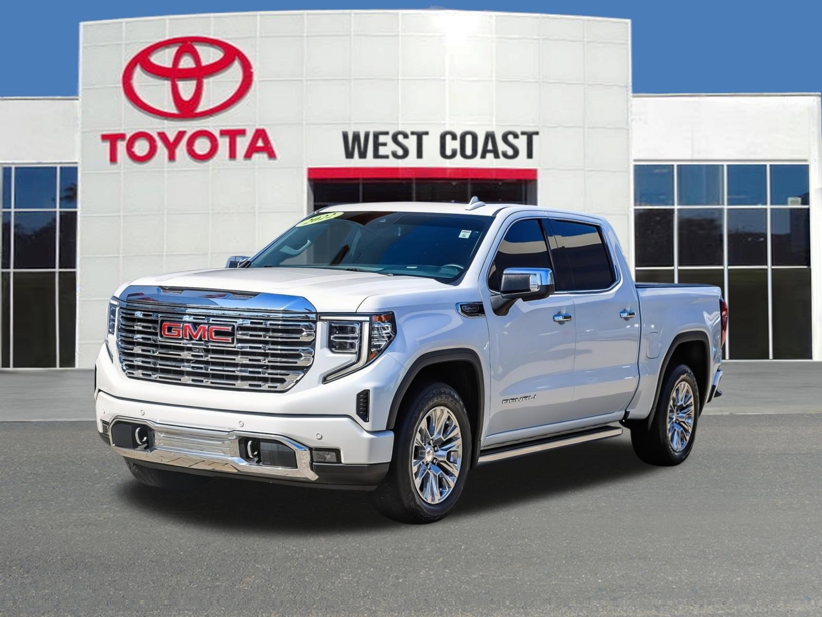 Used 2022 GMC Sierra 1500 Denali AWD/4WD image 1