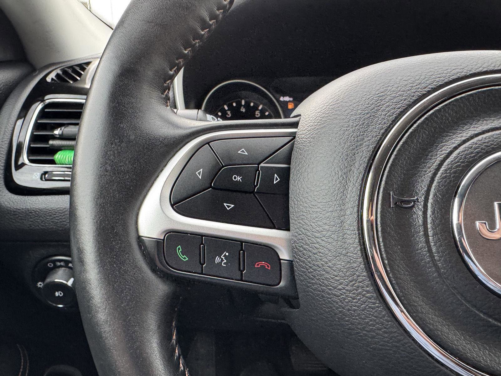 Used 2018 Jeep Compass Limited w/ Navigation Group AWD/4WD image 23