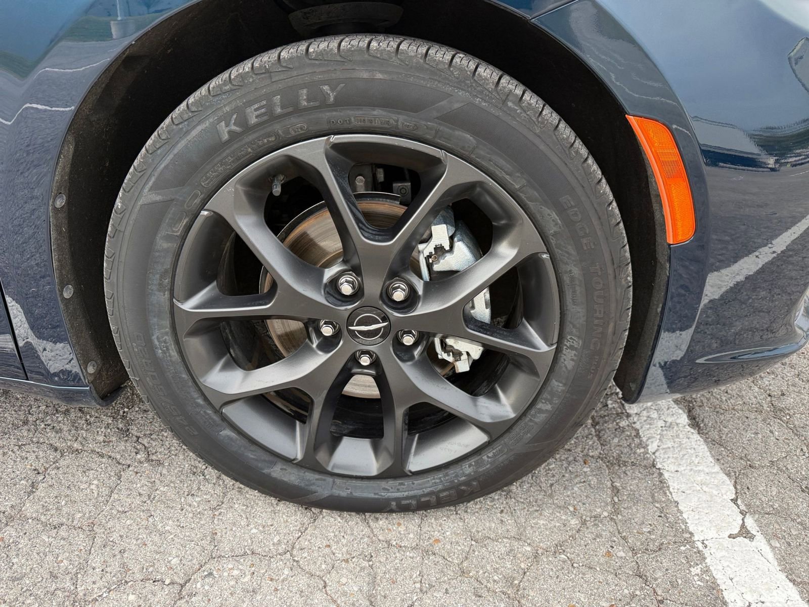 Used 2025 Chrysler Pacifica Limited image 35