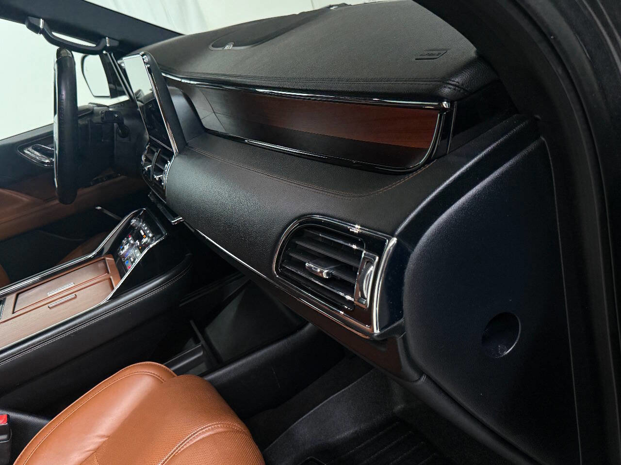 Used 2018 Lincoln Navigator Reserve w/ Technology Package image 37