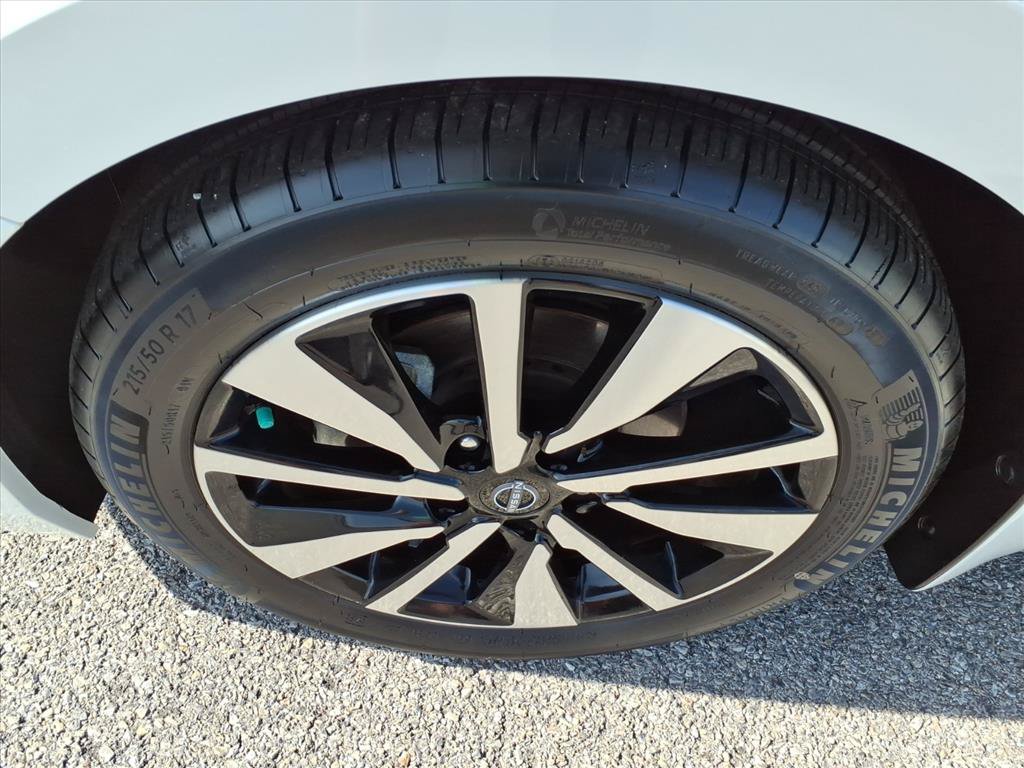 Used 2024 Nissan Sentra SV w/ SV Premium Package FWD image 10