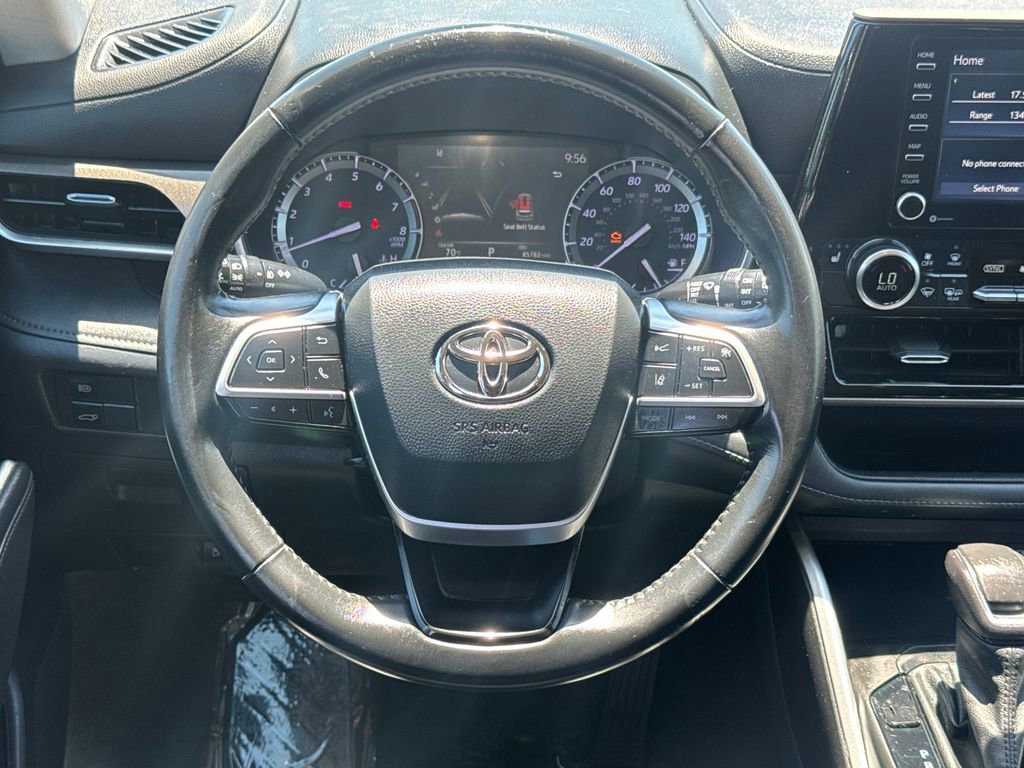 Used 2022 Toyota Highlander XLE AWD/4WD image 15