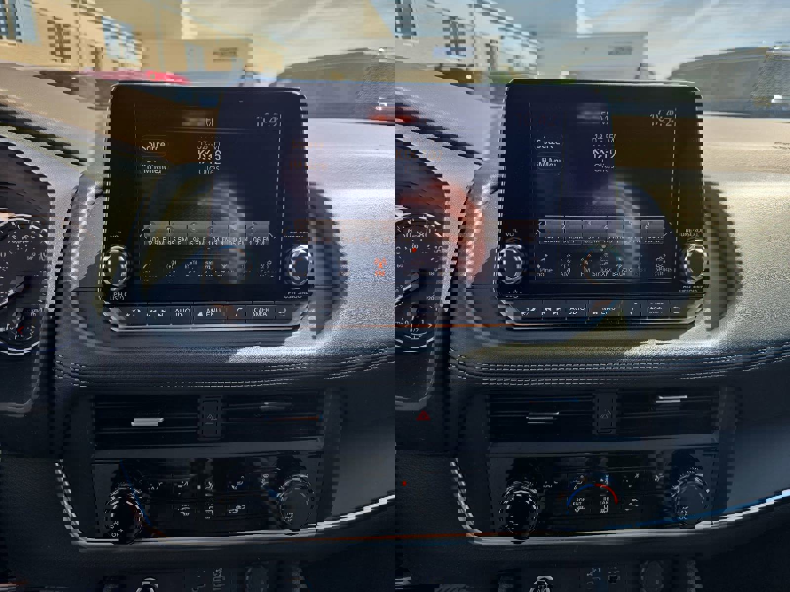 Used 2023 Nissan Rogue S image 25